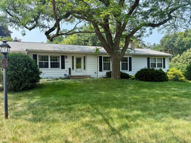 14211 Lennell Drive Minnetonka MN 55345 - MLS# 7131610