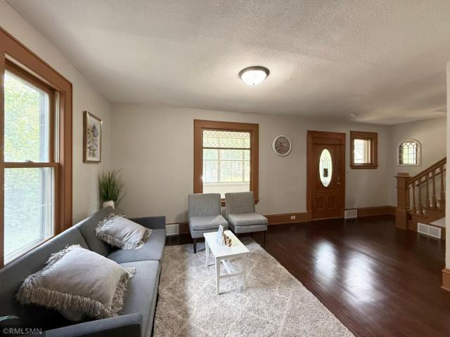 324 Topping Street Saint Paul MN 55117 - MLS# 7131757