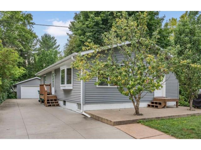 402 Sherburne Street S Stillwater MN 55082 - MLS# 7131804