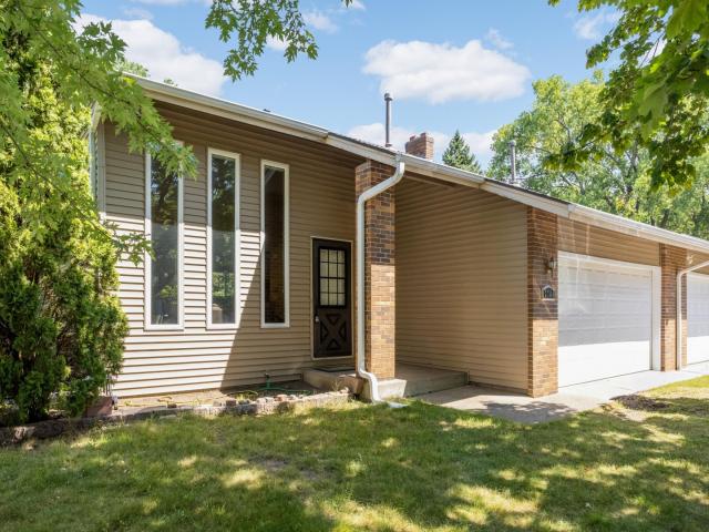 2704 Rolling Oaks Road Burnsville MN 55337 - MLS# 7131884