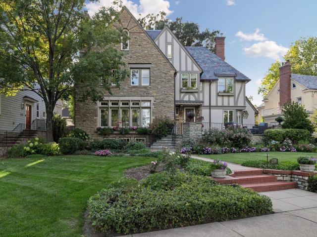 2116 W Lake Of The Isles Parkway Minneapolis MN 55405 - MLS# 7132193