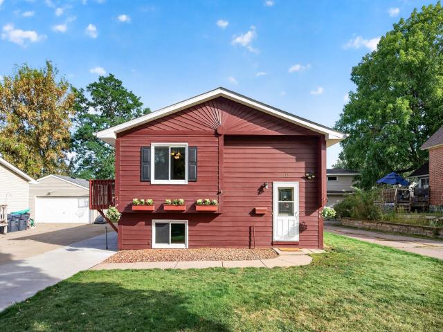 2715 10th Avenue E North Saint Paul MN 55109 - MLS# 7132419