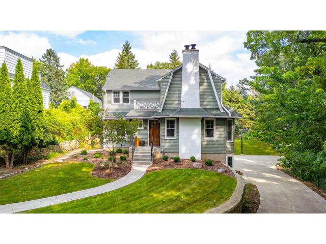 814 10th Avenue SW Rochester MN 55902 - MLS# 7132527