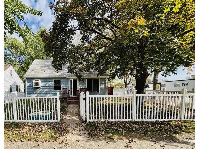 1444 Saint Albans Street N Saint Paul MN 55117 - MLS# 7132542