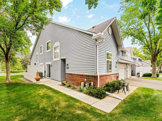 2551 Bedford Court Unit 45 Mendota Heights MN 55120 - MLS# 7132920