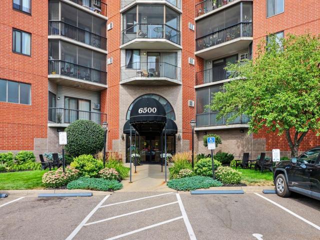 6500 Woodlake Drive Unit 506 Richfield MN 55423 - MLS# 7133165