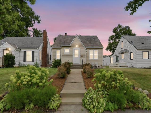 1238 Grotto Street N Saint Paul MN 55117 - MLS# 7133342