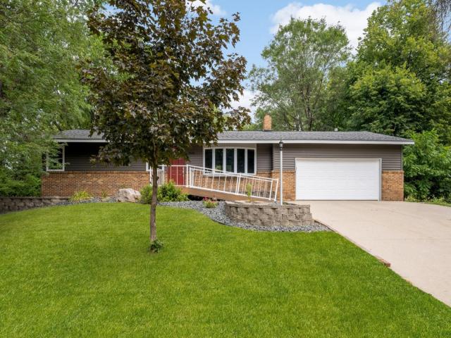11004 Oak Knoll Terrace N Minnetonka MN 55305 - MLS# 7133347