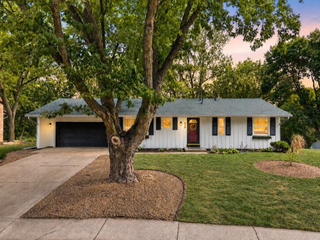 13471 Eveleth Way Apple Valley MN 55124 - MLS# 7133537
