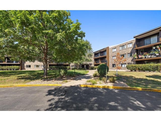 4100 Parklawn Avenue Unit 109 Edina MN 55435 - MLS# 7134402