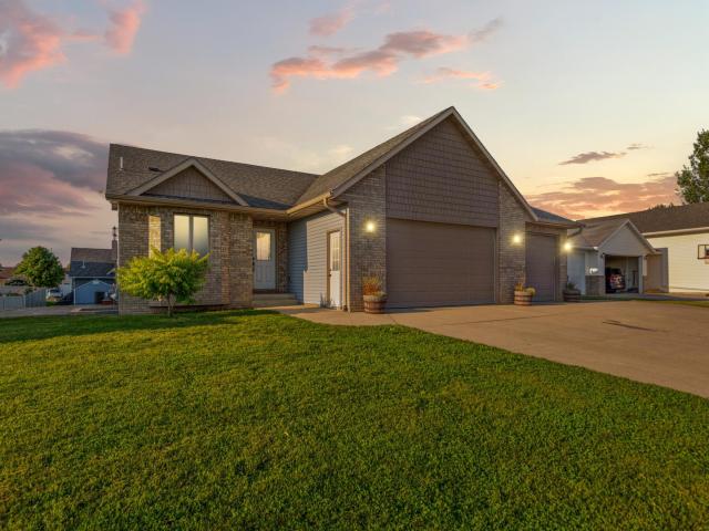 1390 18th Street SE Owatonna MN 55060 - MLS# 7134776
