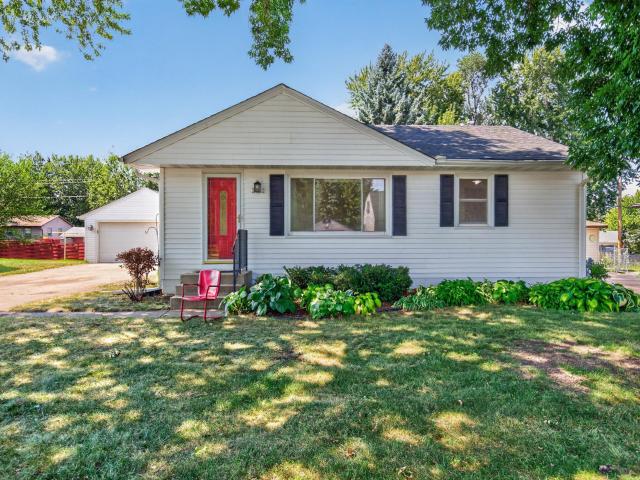 2142 Garnet Drive Eagan MN 55122 - MLS# 7135144