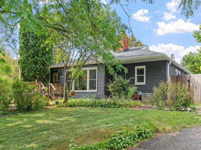 2310 Byrd Avenue N Golden Valley MN 55422 - MLS# 7135381