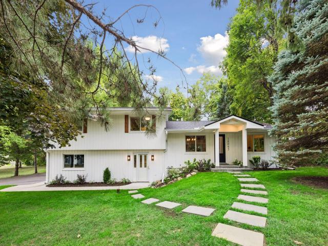 18065 Berry Lane Wayzata MN 55391 - MLS# 7135753
