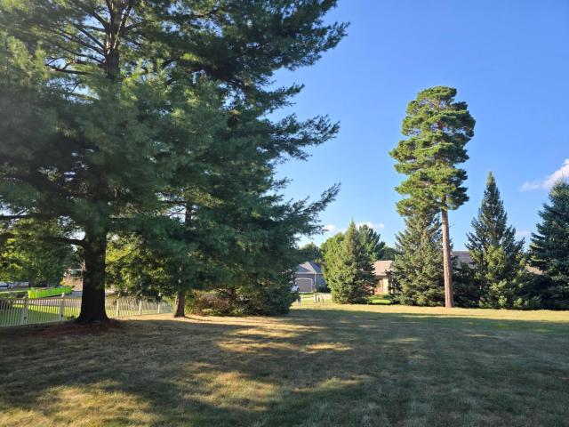560 Fisher Cir Vadnais Heights MN 55127 - MLS# 7135755