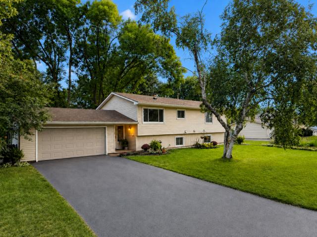1798 E Bluestone Drive Eagan MN 55122 - MLS# 7135955