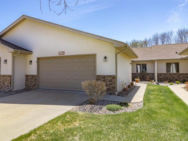 2224 Pinewood Drive Shakopee MN 55379 - MLS# 7136120