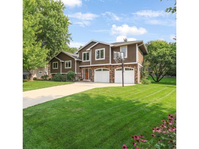 10234 Nottingham Trail Eden Prairie MN 55347 - MLS# 7136172