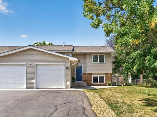 9143 Forestview Lane N Maple Grove MN 55369 - MLS# 7136817