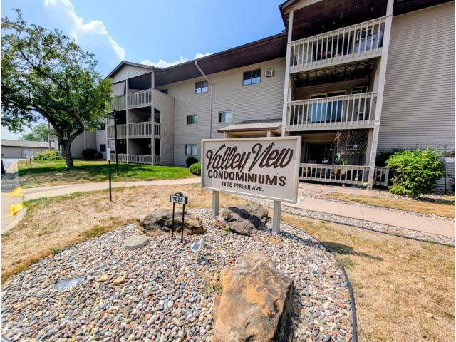 1828 Perlich Avenue Unit 1B Red Wing MN 55066 - MLS# 7137047