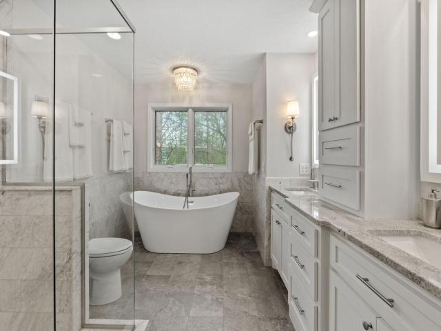5811 Shannon Drive Edina MN 55439 - MLS# 7137065