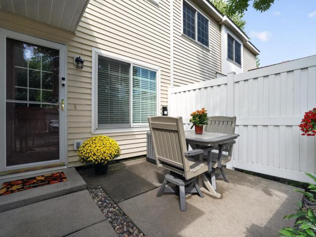 15955 Finch Lane Apple Valley MN 55124 - MLS# 7137364
