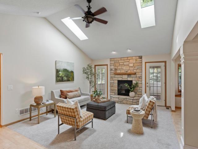 2452 Eagle Valley Drive Woodbury MN 55129 - MLS# 7137391