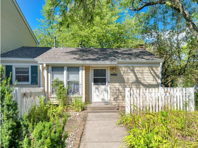 4954 Grenwich Trail N Oakdale MN 55128 - MLS# 7137691