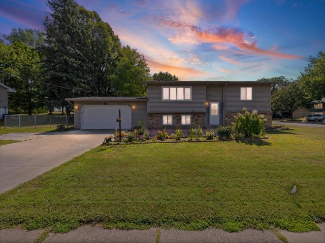 8921 49th Avenue N New Hope MN 55428 - MLS# 7137865
