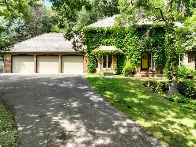 4905 Safari Court S Eagan MN 55122 - MLS# 7138175
