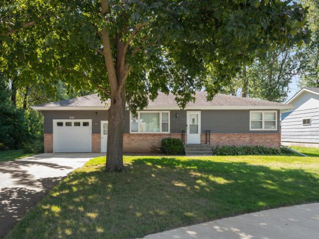 201 Linden Place S Northfield MN 55057 - MLS# 7138200