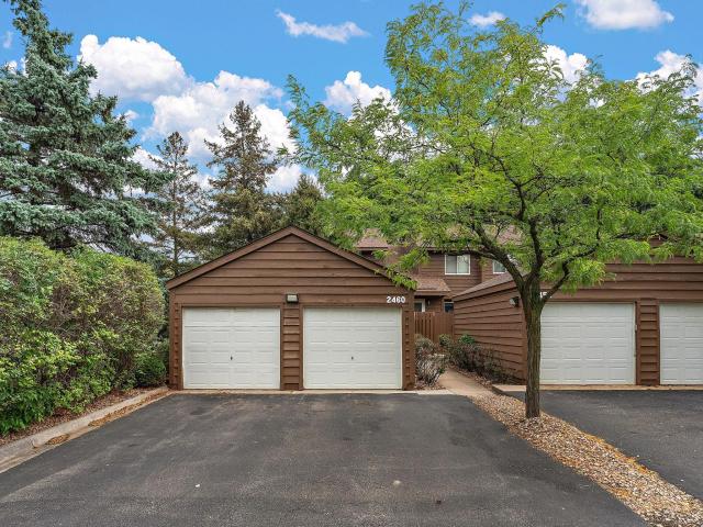 2460 Crestwood Drive North Saint Paul MN 55109 - MLS# 7138251