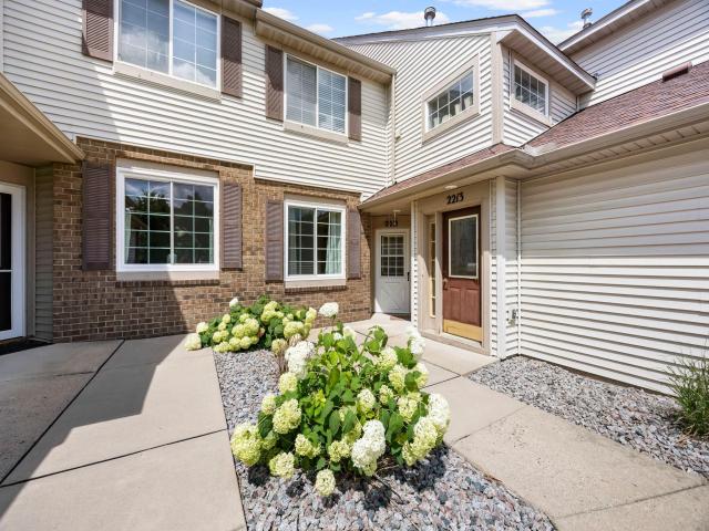2215 White Water Way Eagan MN 55122 - MLS# 7138278