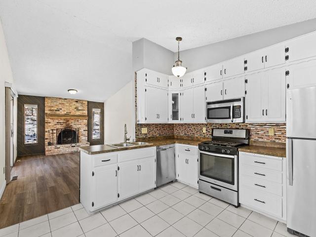 5885 Hidden Oaks Circle SE Prior Lake MN 55372 - MLS# 7138445
