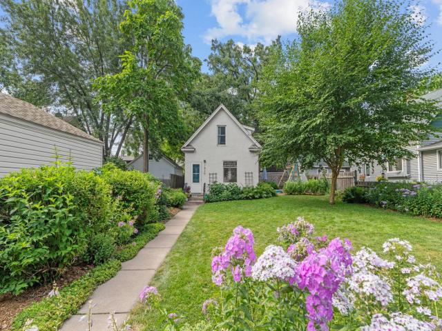 1830 Hewitt Avenue Saint Paul MN 55104 - MLS# 7138476