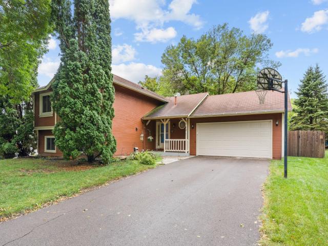 9163 Ranchview Lane N Maple Grove MN 55369 - MLS# 7138571