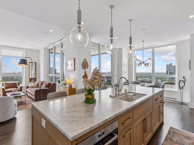 1111 W River Parkway Unit 18D Minneapolis MN 55415 - MLS# 7139318