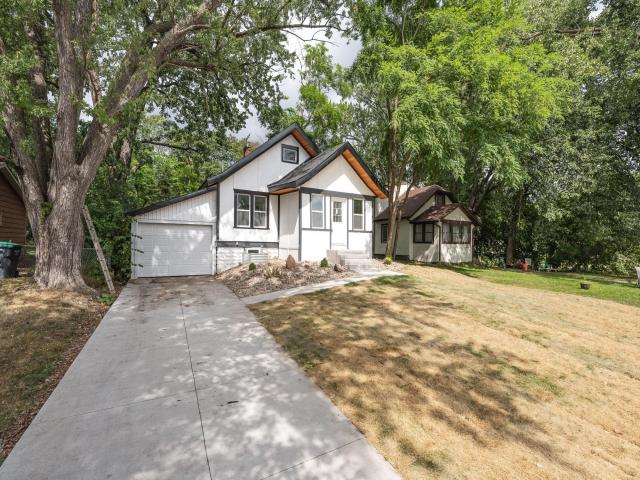 2715 17th Avenue E North Saint Paul MN 55109 - MLS# 7139517