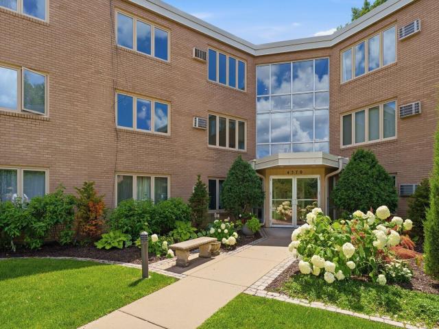 4370 Brookside Court Unit 302 Minneapolis MN 55436 - MLS# 7139693