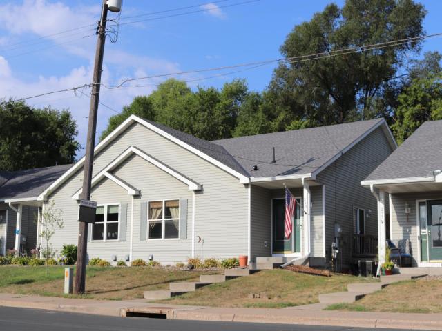 215 9th Avenue N South Saint Paul MN 55075 - MLS# 7140318