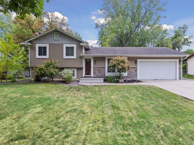 10735 102nd Avenue N Maple Grove MN 55369 - MLS# 7140328