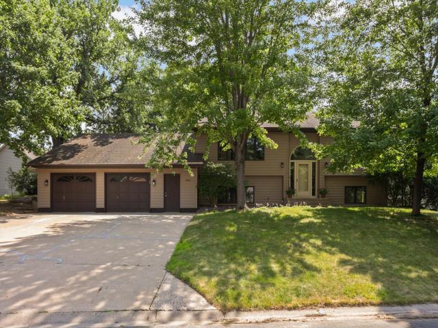 2064 Pin Oak Drive Eagan MN 55122 - MLS# 7140418