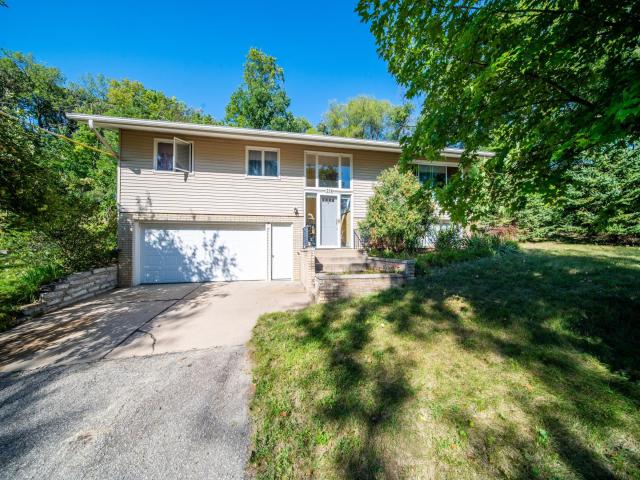 359 Riverview Heights Drive NE Rochester MN 55906 - MLS# 7140511