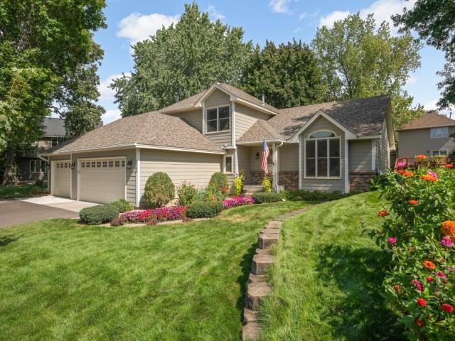 3266 Rolling Hills Drive Eagan MN 55121 - MLS# 7141067