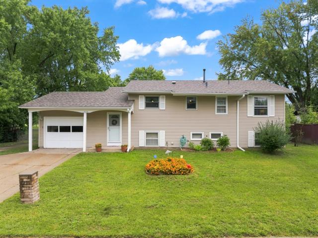 829 Oriole Drive Apple Valley MN 55124 - MLS# 7141460