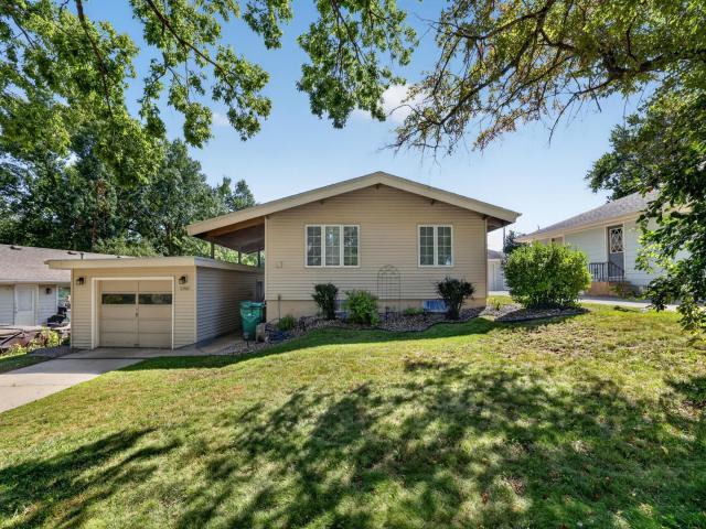 2360 15th Avenue NW Rochester MN 55901 - MLS# 7142077