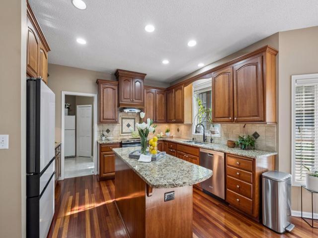 15016 Viewcrest Lane Burnsville MN 55306 - MLS# 7142123