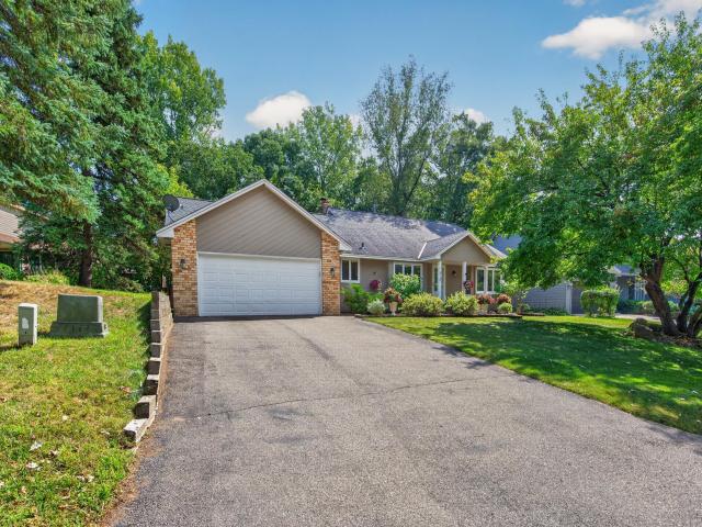 8746 Highwood Way Apple Valley MN 55124 - MLS# 7142163