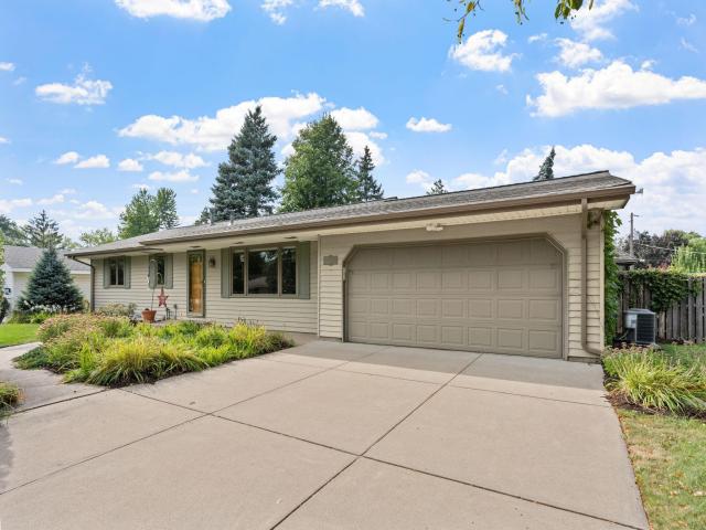 11700 Galtier Drive Burnsville MN 55337 - MLS# 7142295
