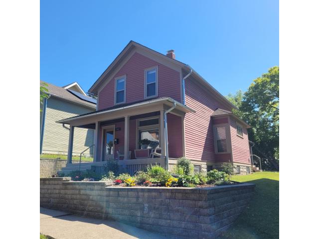 698 4th Street E Saint Paul MN 55106 - MLS# 7142374
